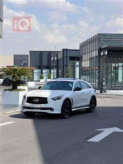 Infiniti QX70